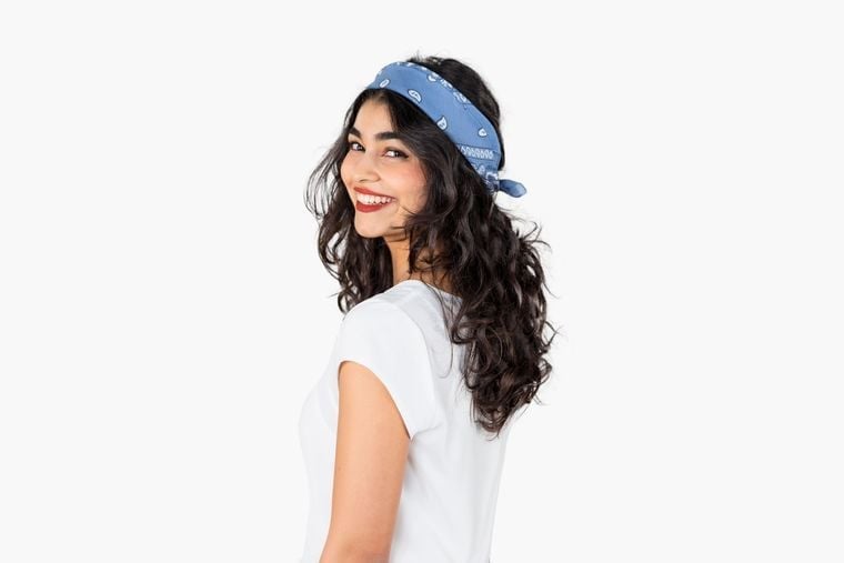 Bandana vikt och knuten som ett pannband Bandana vikt och knuten som ett pannband